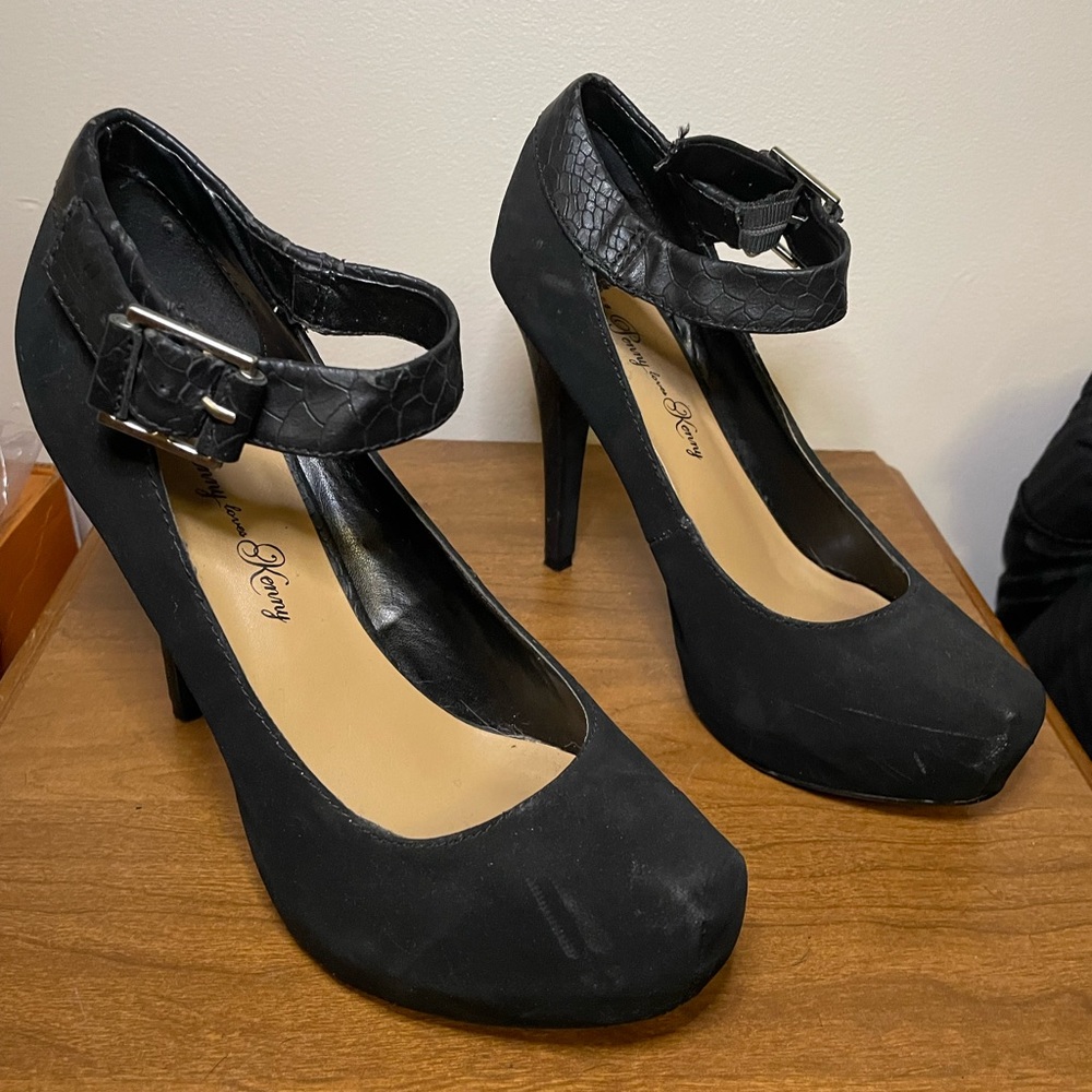 Penny Loves Kenny black High Heels. Size 7.